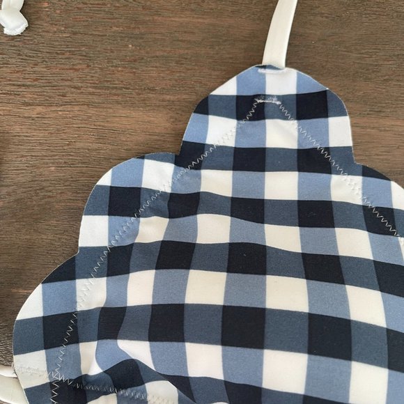NWOT Abercrombie & Fitch Gingham Print Scallop Edge Bikini Top (Size L) - Picture 2 of 4